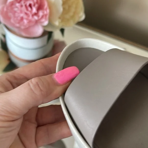 VINCE Tan Summer Sandals - Picture 4 of 11